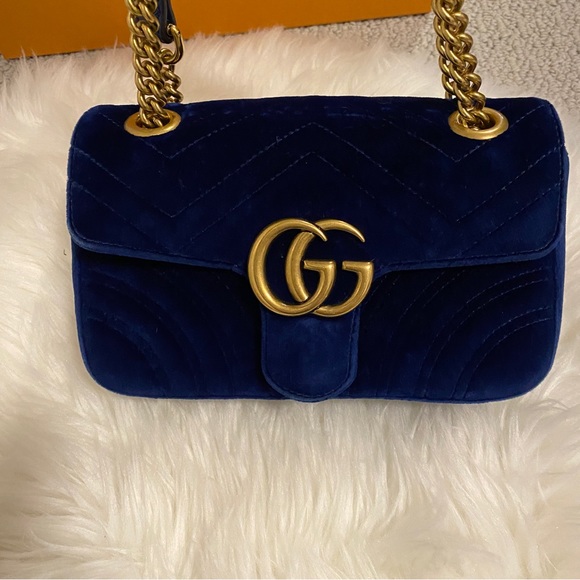 Authentic Gucci Marmont Mini Velvet Bag - Picture 2 of 8